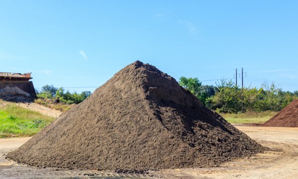 Black Dirt Delivery in Salinas