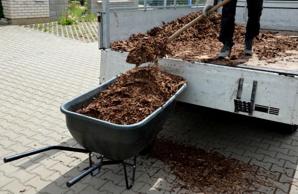 Bulk Mulch Delivery in Salinas